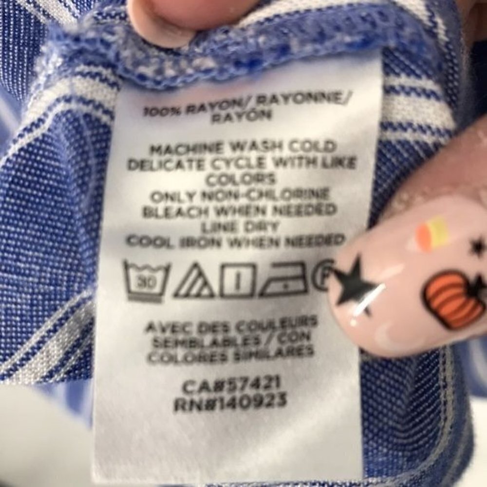 Loft Women's Button Down Blue with White Stripe Blouse Size Small - Picture 5 of 7